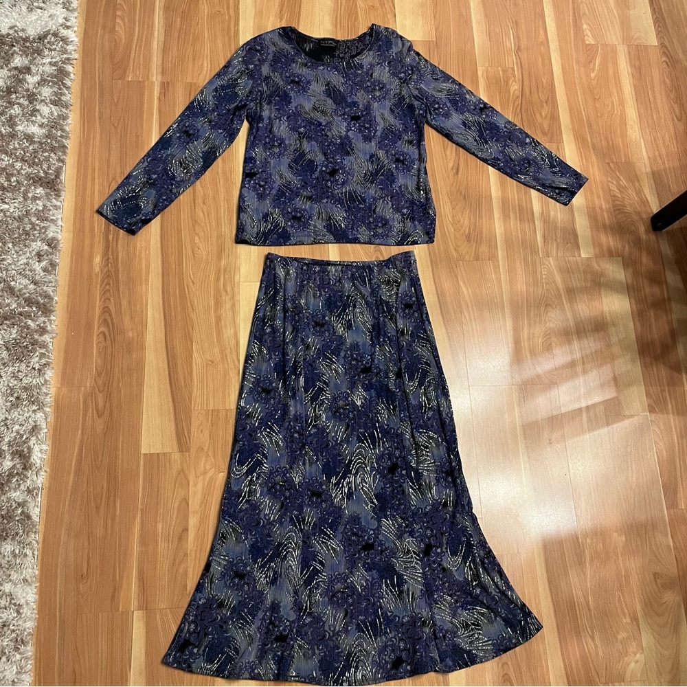 NYPL Collection long sleeve and maxi skirt matching set - Picture 1 of 4